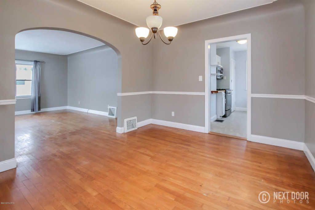 1319 Diamond Ave Ne #1 - Photo 5 of 15