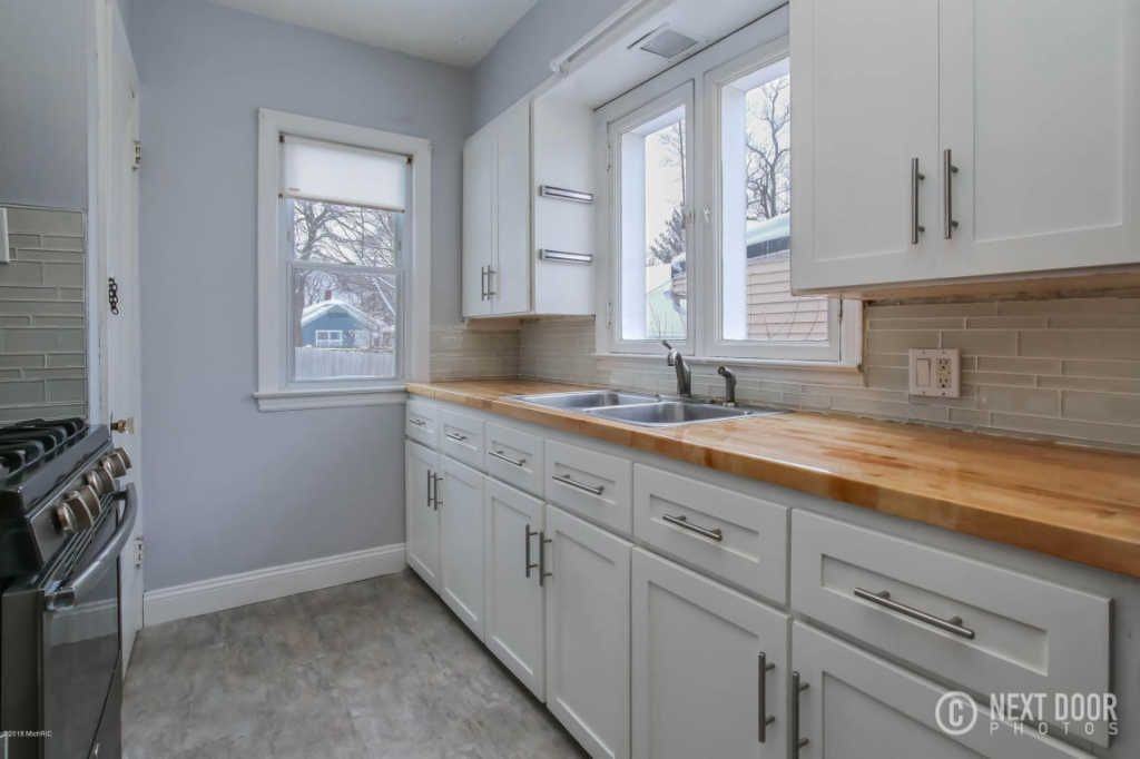 1319 Diamond Ave Ne #1 - Photo 7 of 15
