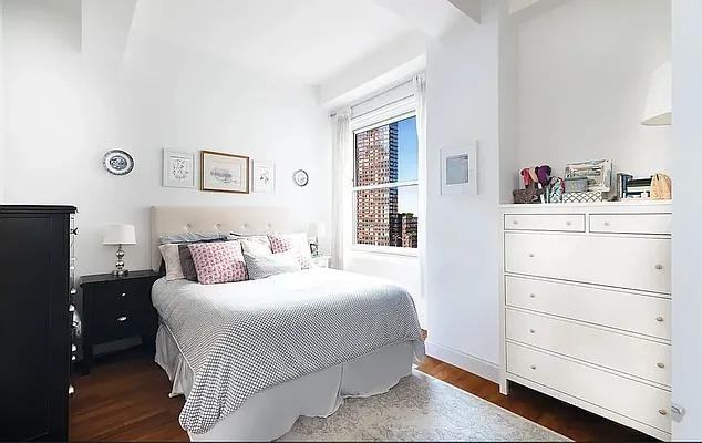 Greenwich St #903 - Photo 2 of 15