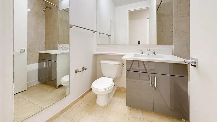 Hanover Sq #19I - Photo 2 of 13