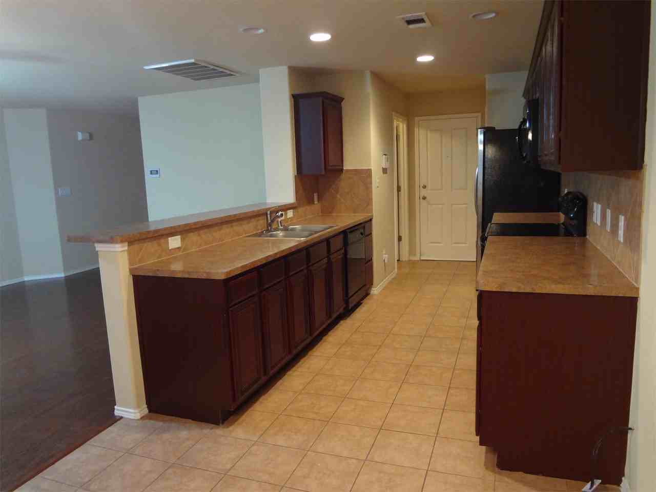 904 Mazatlan Ct #1 - Photo 5 of 15