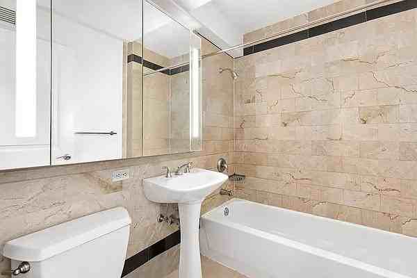West St #11C - Photo 5 of 15