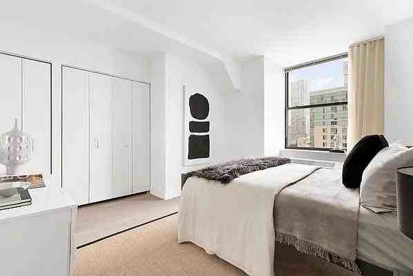Pine St #2203 - Photo 3 of 20