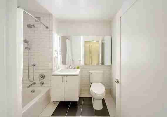 Pine St #1404 - Photo 2 of 20