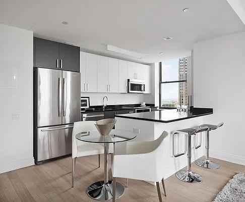 Pine St #3502 - Photo 4 of 20