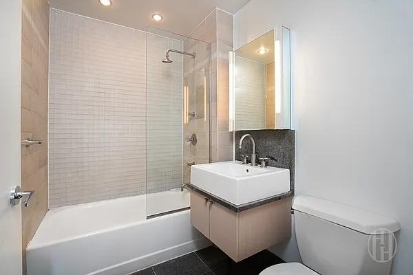 Greenwich St #2C - Photo 4 of 17