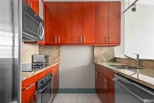 John St #14G - Photo 3 of 6
