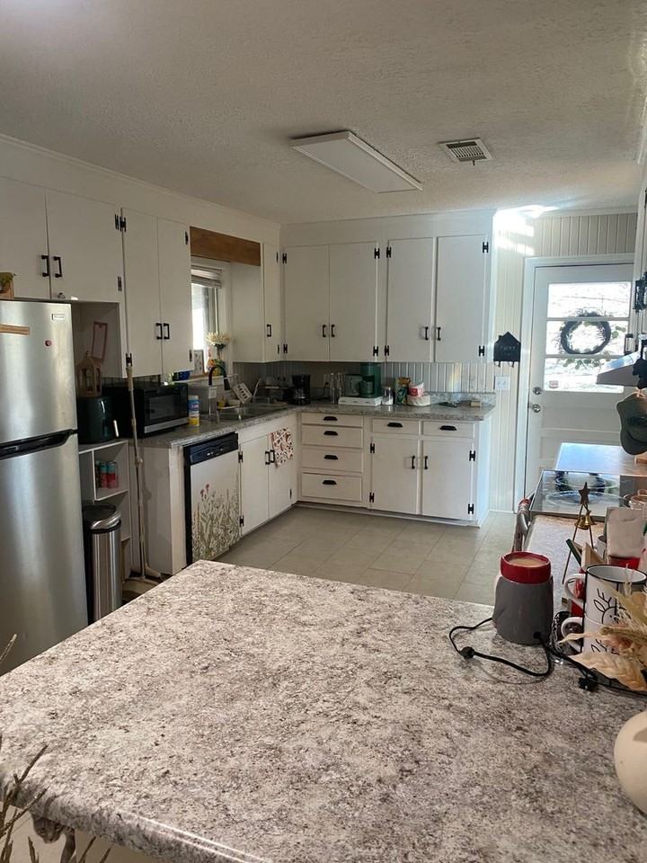 105 Freeman St - Photo 2 of 5