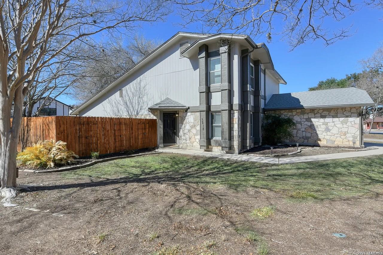 3218 Jenkins Dr - Photo 2 of 50