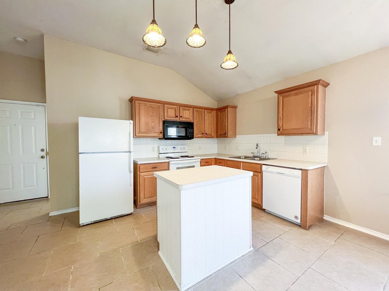 1632 Sunnycrest Cir #1 - Photo 2 of 14