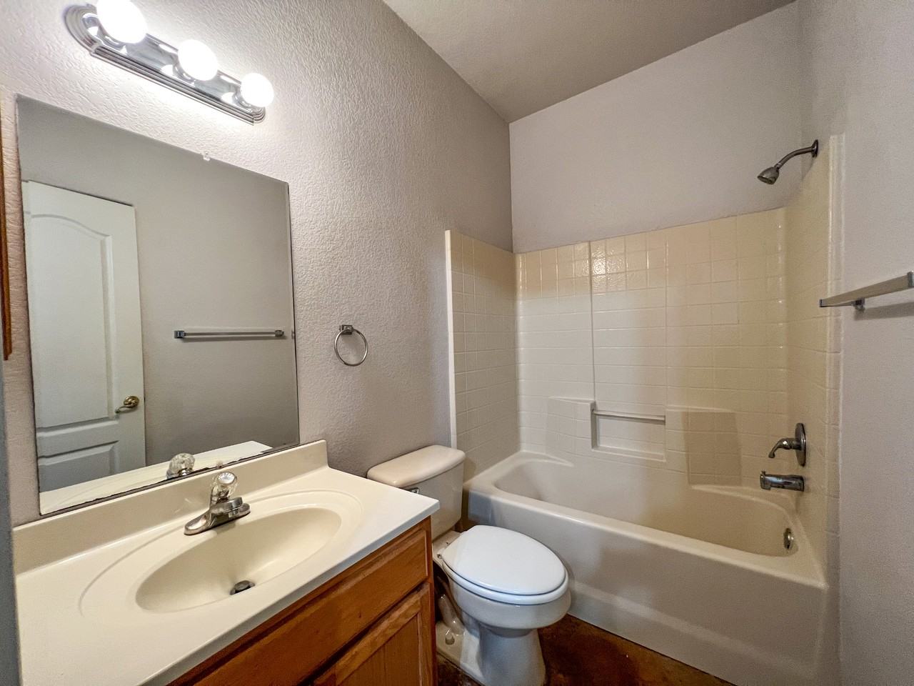 1080 Rainbow Dr #3 - Photo 5 of 11