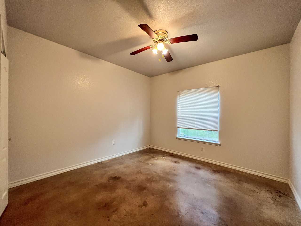 1080 Rainbow Dr #3 - Photo 6 of 11