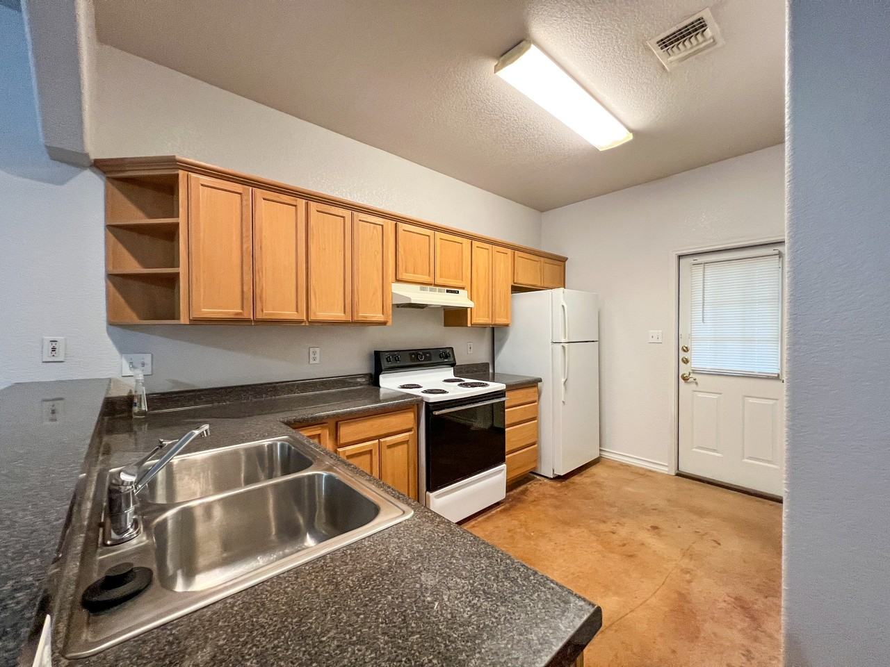 1080 Rainbow Dr #3 - Photo 7 of 11