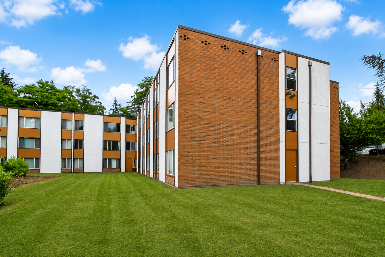 Crestview - Photo 2 of 4