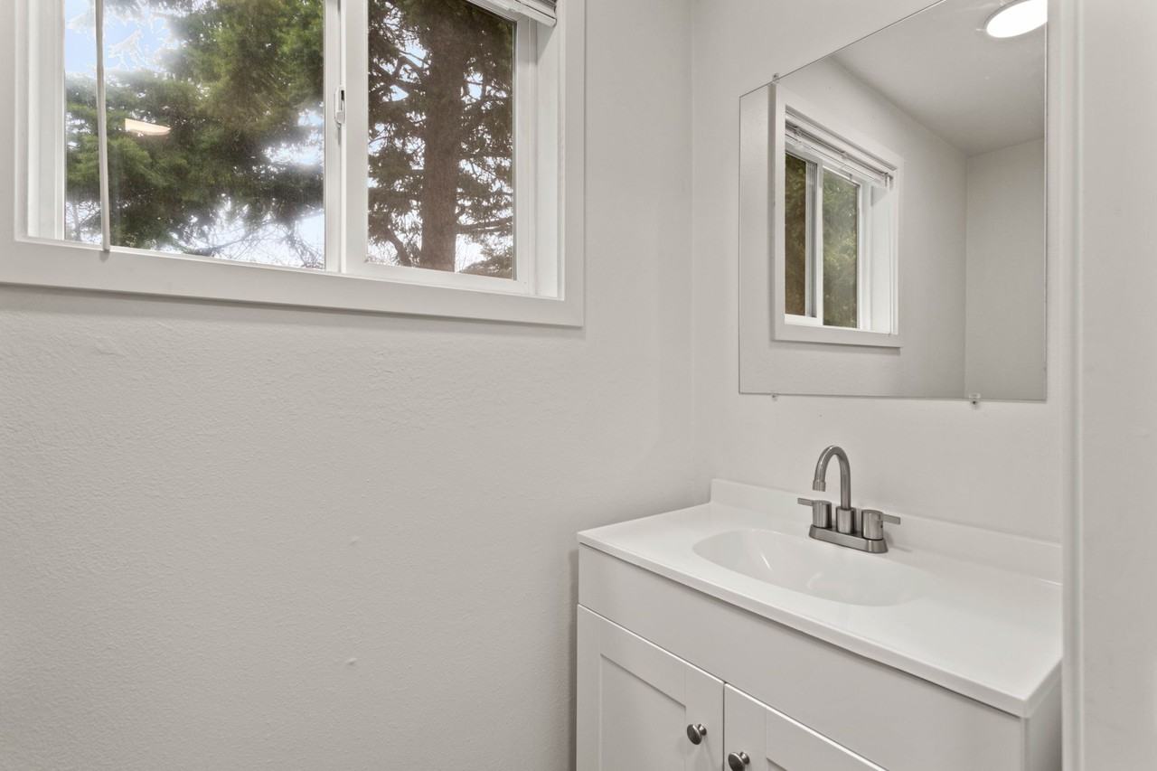 4209 N Abbey Rd #2 - Photo 5 of 10