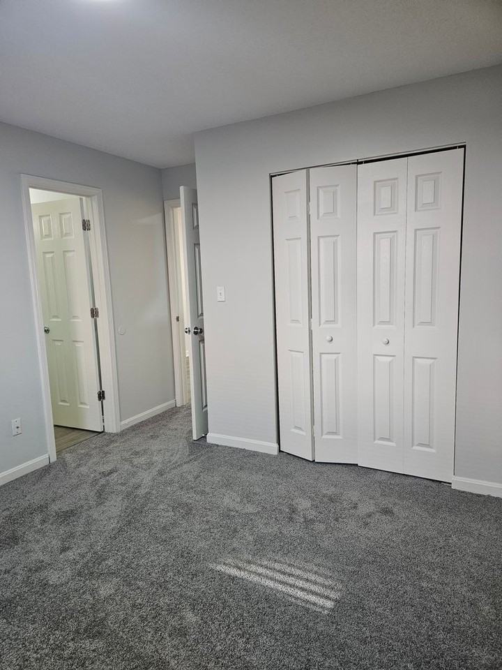 415 Green Valley Dr #33 - Photo 5 of 7