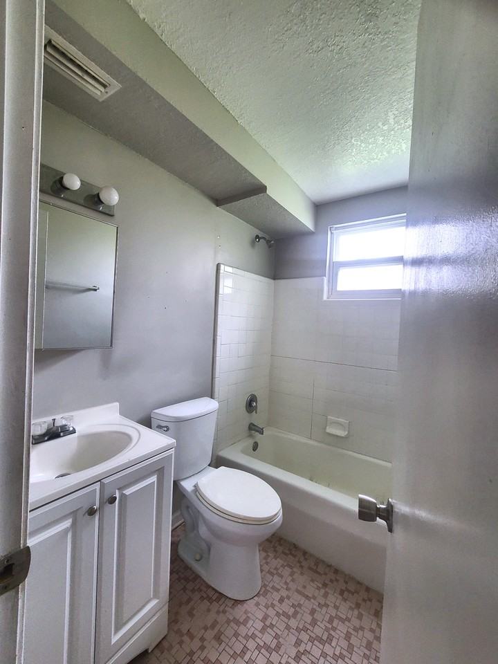3812 Almeda St #209 - Photo 5 of 11