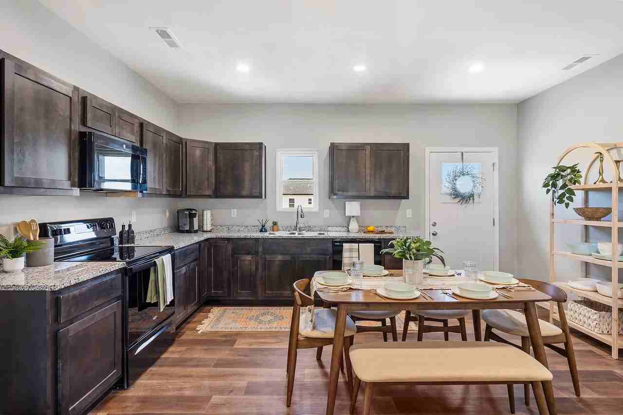 112 W Ledgestone Dr #1 - Photo 3 of 11