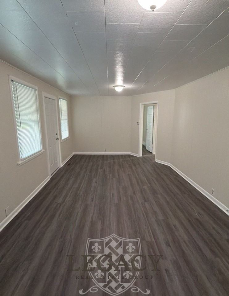 1108 Elliston St #1 - Photo 3 of 13