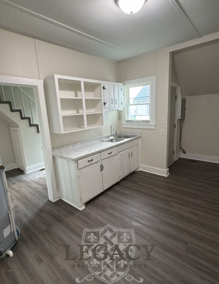 1108 Elliston St #1 - Photo 5 of 13