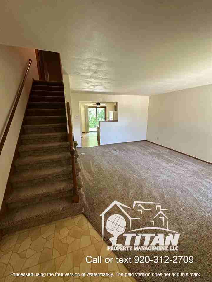 1008 Oxford Dr #4 - Photo 2 of 9