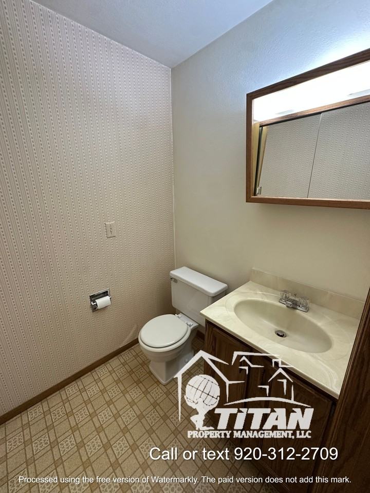 1008 Oxford Dr #4 - Photo 6 of 9