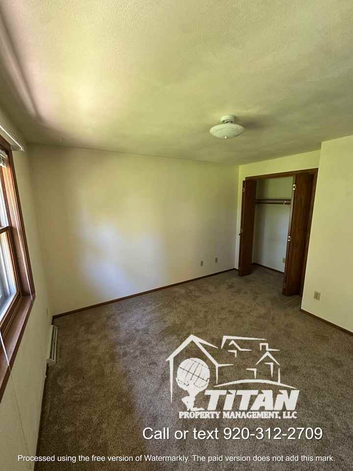 1008 Oxford Dr #4 - Photo 7 of 9