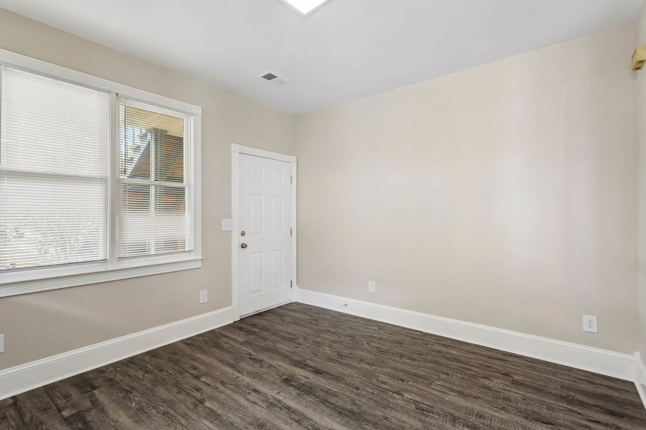 Victorian Village Apartments - Photo 3 of 44