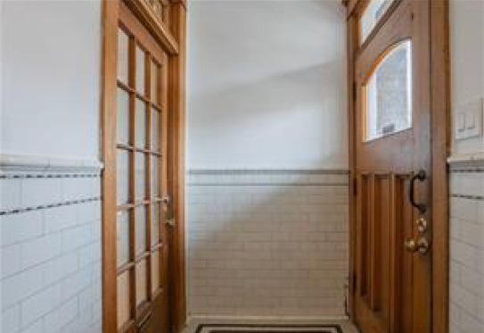3856 Avenue Girouard - Photo 2 of 18