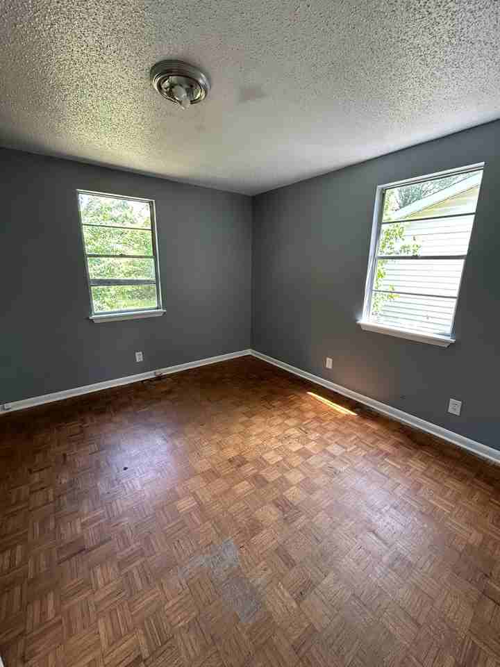 570 Sally Ann Dr - Photo 6 of 9