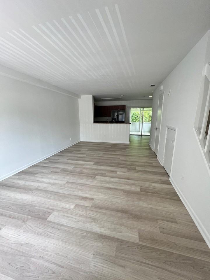 2896 S Edgehill Ln #2896 - Photo 3 of 10