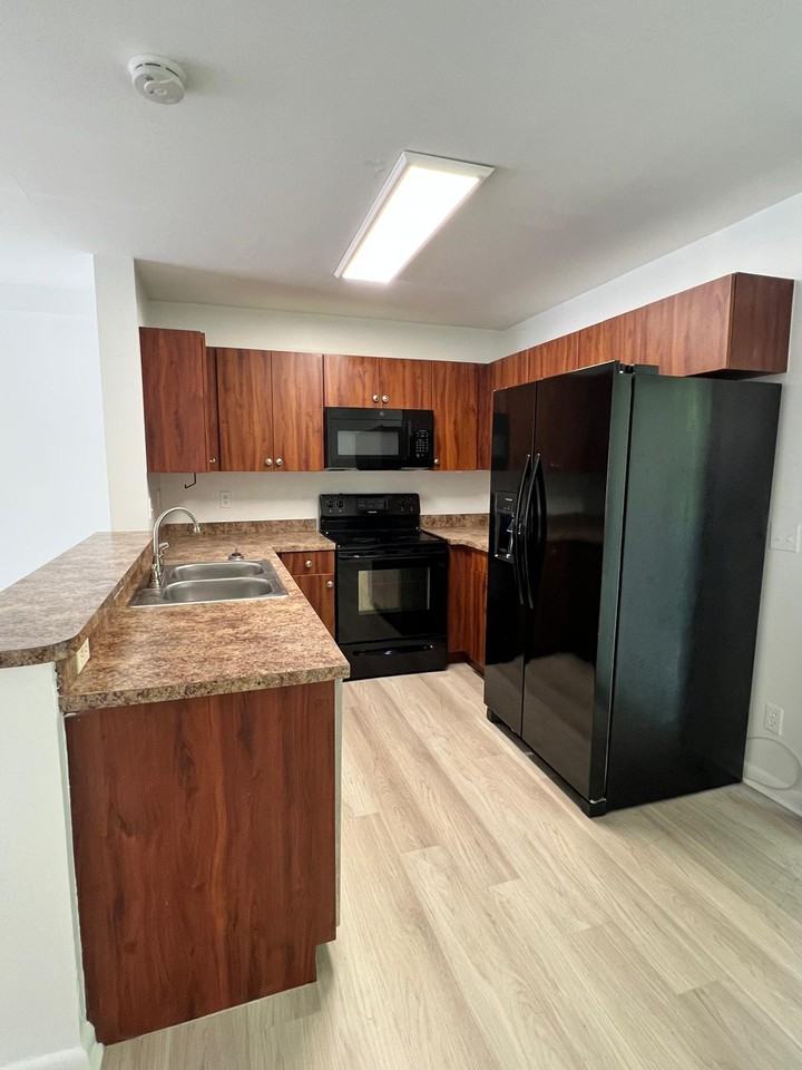 2896 S Edgehill Ln #2896 - Photo 4 of 10