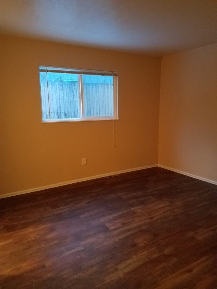 co1611 - Photo 3 of 15
