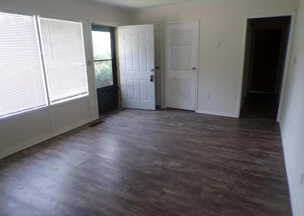 995 Hillridge Rd #1 - Photo 3 of 10