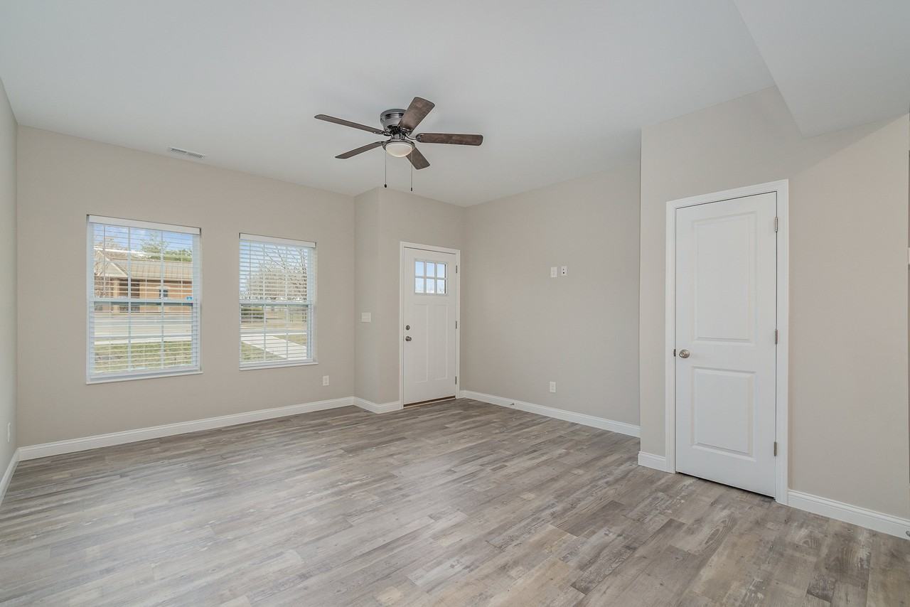 2017 Terrace Ct #2017 - Photo 2 of 18