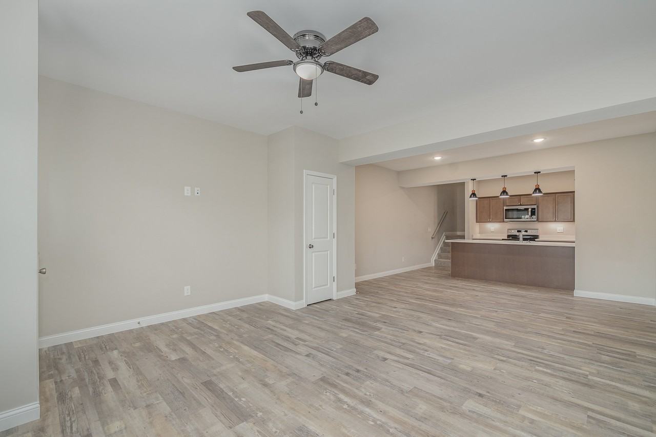 2017 Terrace Ct #2017 - Photo 3 of 18