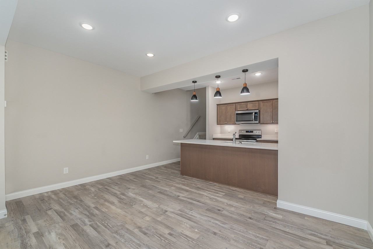 2017 Terrace Ct #2017 - Photo 4 of 18