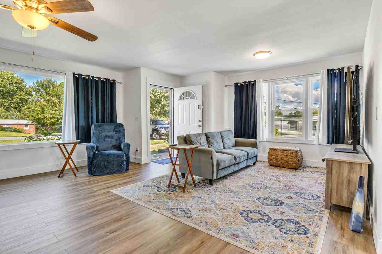 330 Birdwell Cir #1 - Photo 4 of 10