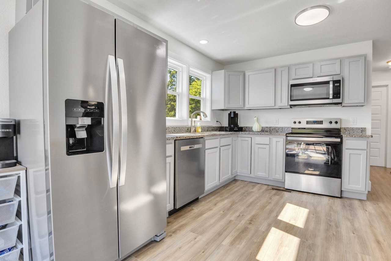 330 Birdwell Cir #1 - Photo 6 of 10