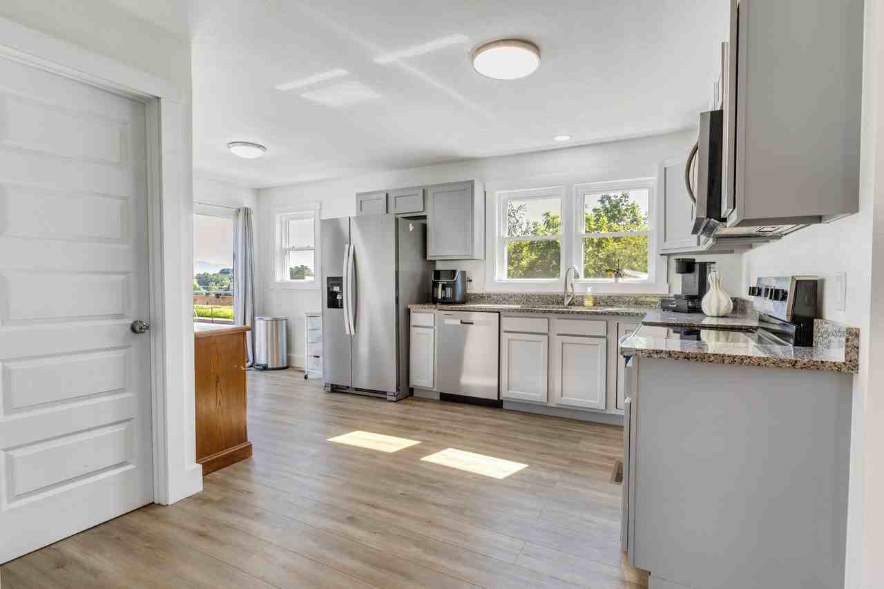 330 Birdwell Cir #1 - Photo 7 of 10