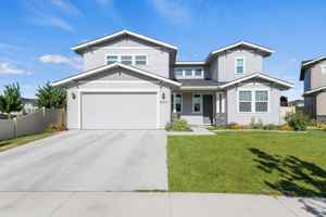 featured image of 4923 N Glenrock Ave #1
