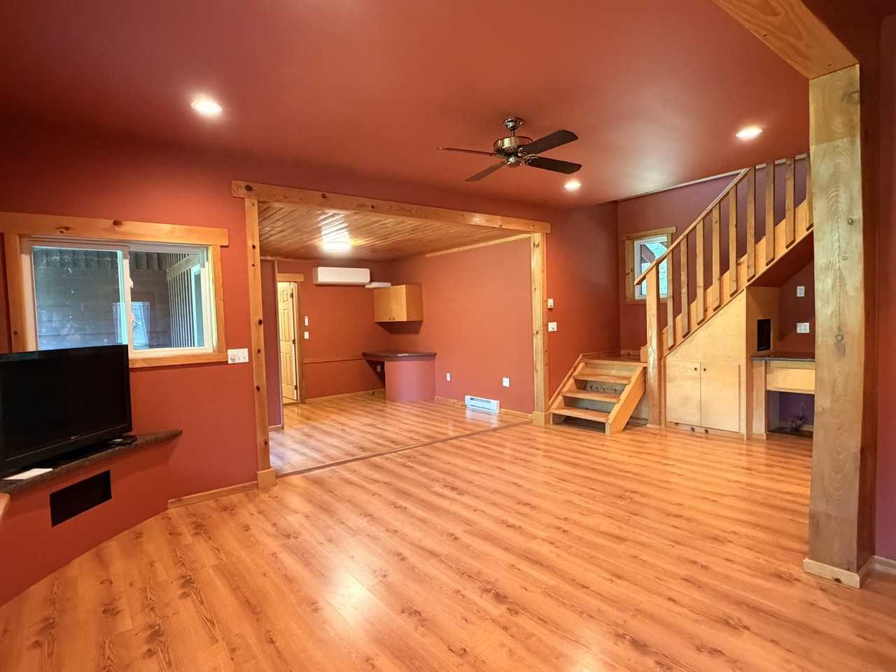 1560 Bellevue Rd #1 - Photo 2 of 20