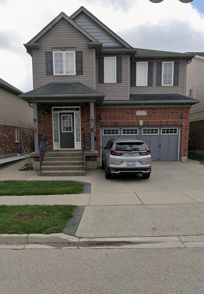 355 Bamberg Cres #1