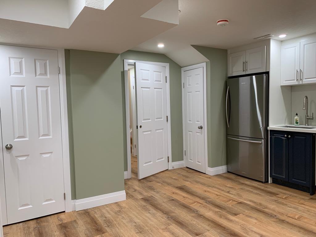 355 Bamberg Cres #1 - Photo 7 of 13