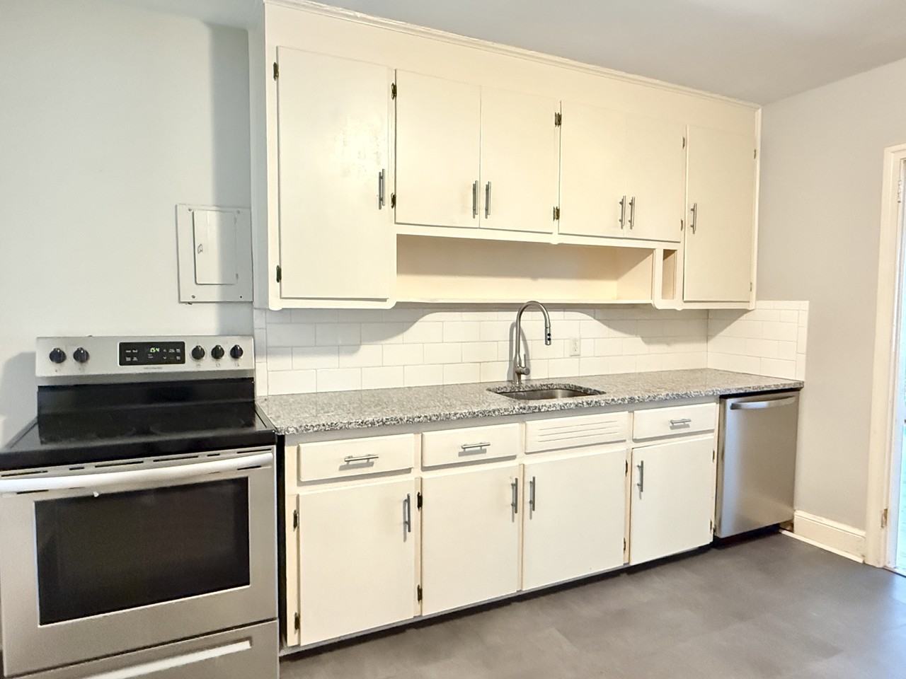 600 W Cedar St #1 - Photo 5 of 14