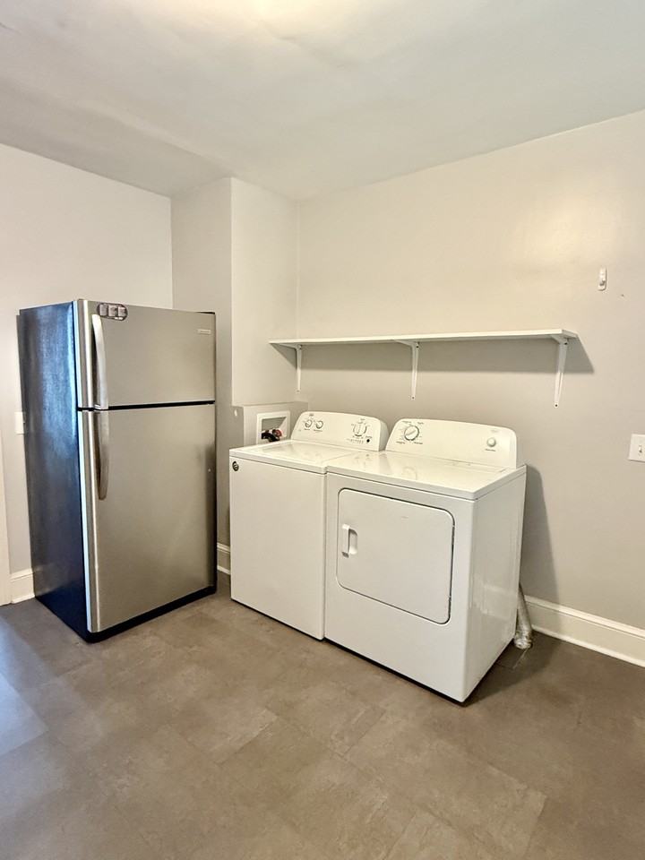 600 W Cedar St #1 - Photo 6 of 14