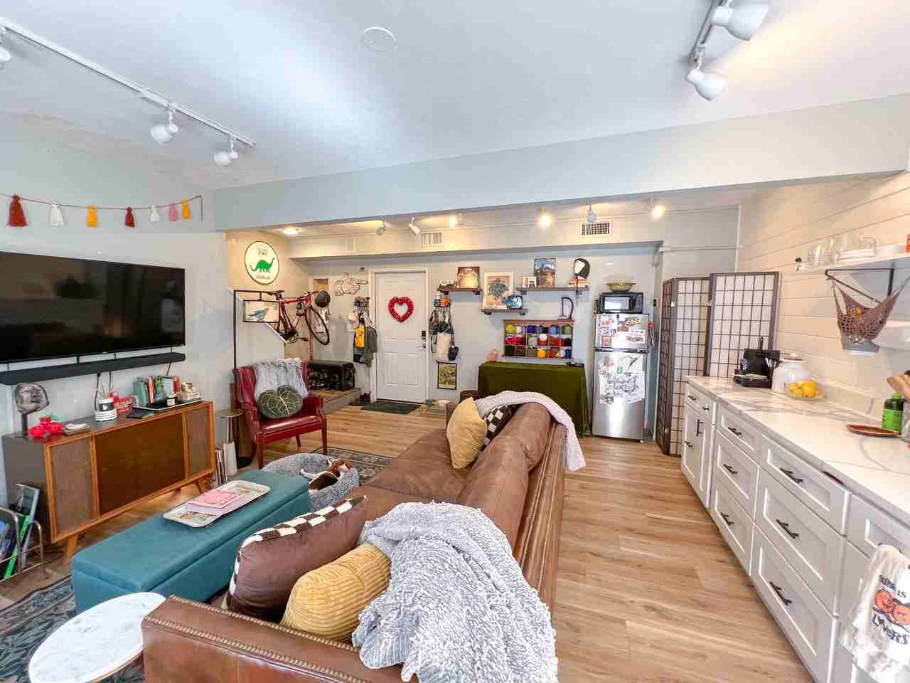 704 Ne 1st St #2 - Photo 2 of 11