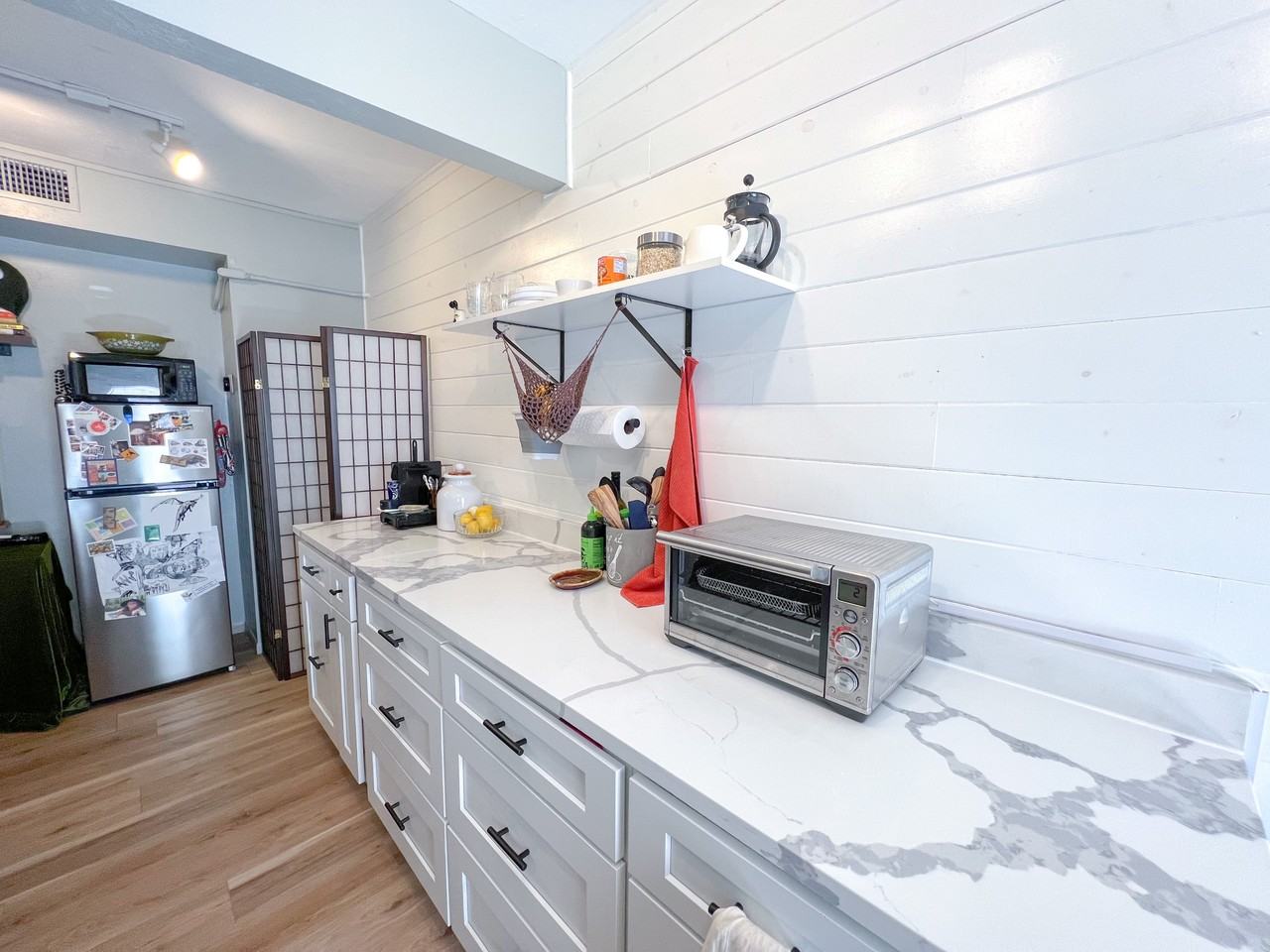 704 Ne 1st St #2 - Photo 4 of 11