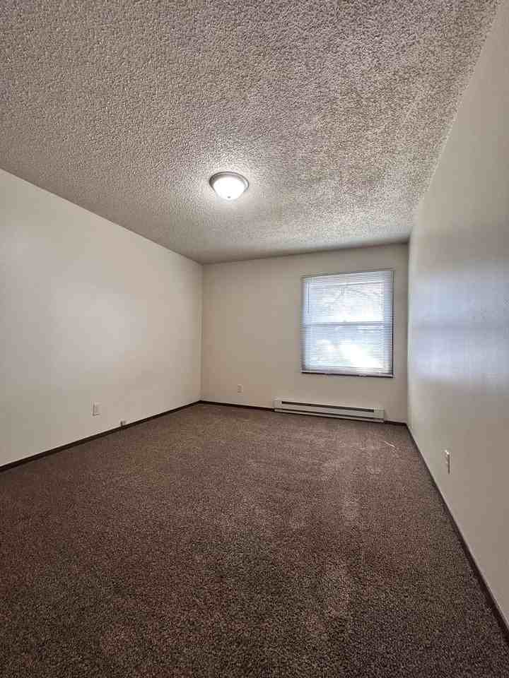 311 S Eaton Ave - Photo 6 of 9