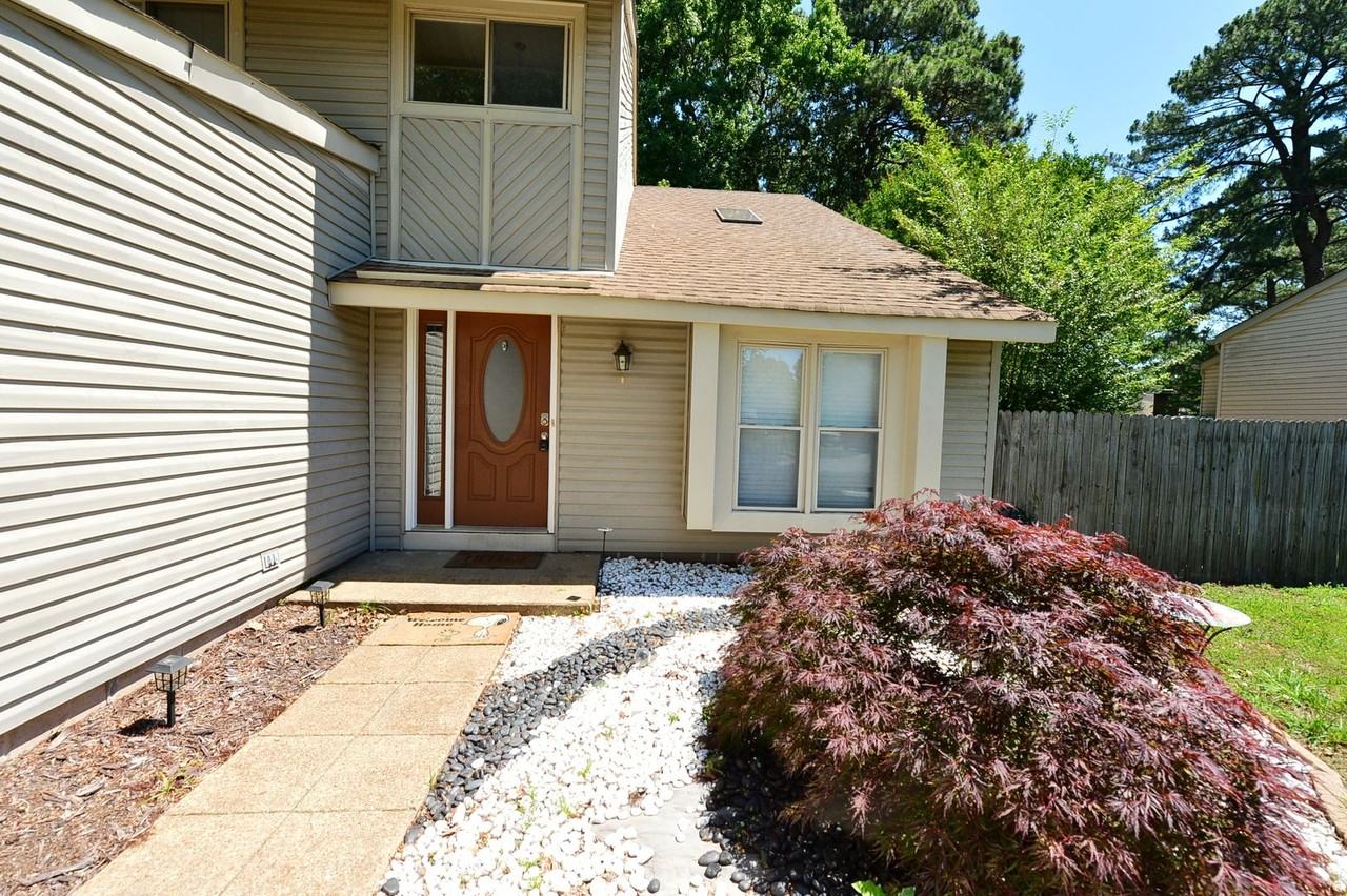 1548 Beachview Dr - Photo 2 of 36